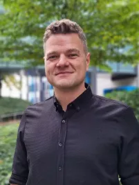 Max Bolz Personenporträt Mitarbeiter IZNE