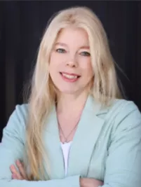 Portraet Esther Smialowski 2023 Foto privat