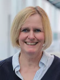 20240208_fbinf_Portrait_Anette_Schiffmann_Bild_Kira_Wazinski_web_005