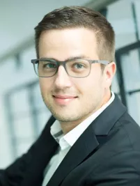 Prof. Dr. Robert Grüter - FB Wiwi (DE)