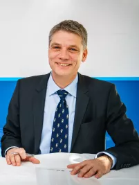 prof._dirk_windemuth.jpg (DE)