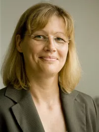 fb01-crhb-Roebbert_Antje-bf.jpg (DE)