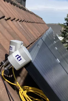 Projekt PV-Sp Photovoltaik Anlage auf dem Dach cropped