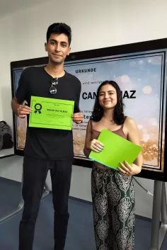  Abschlussfeier studienvorbereitender Intensivkurs Deutsch C1 Zertifikate_Foto Vaishnavi Mandalahalli_10072025 