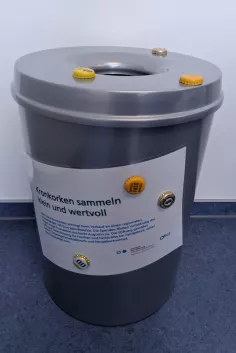 kronkorkenbox_kuesgens.jpg (DE)