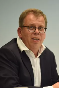 dominik_schnichels.jpg (DE)