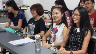 hunan_besuch_juergen_bode_lecture_22_studenten_hunan_university_22_20150914_foto_m._flacke.jpg (DE)