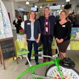 Gruppenbild_Stephanie_Lorek_Prof._Michaela_Wirtz_Angelika_Fiedler