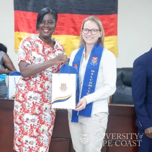 Prof. Dr. Sonja Christ-Brendemühl und Vizepräsidentin Rosemond Boohene an der UCC