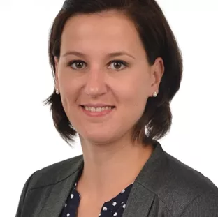 portraet_sara_schaefer_cut.jpg (DE)