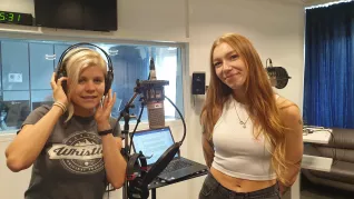 Bluedot Radio Moderatorinnen Studentinnen Katrin Berchner und Carmen Liebich
