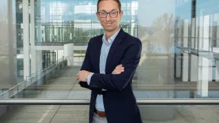 Portrait Joscha Weber Deutsche Welle 2023