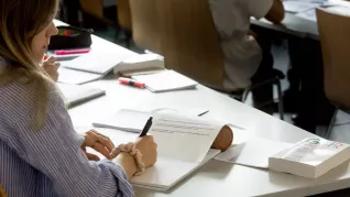 wiwi hoersaal lehre vorlesung 20220506 foto eric lichtenscheidt 93 fs22.jpg.webp_.jpeg