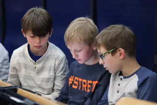 07_kinderuni_brs_motorsport_sta_2010427_foto_j._kuestenmacher.jpg (DE)