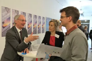 11_alumni-tag-2016_yw_csr-dialogcafe.jpg (DE)