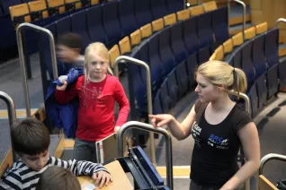 11_kinderuni_brs_motorsport_sta_2010427_foto_j._kuestenmacher.jpg (DE)