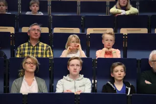 13_kinderuni_brs_motorsport_sta_2010427_foto_j._kuestenmacher.jpg (DE)