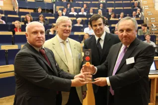 2011_medizintourismus_in_deutschland_21.jpg (DE)