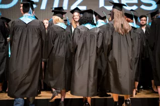 2015.10.24_hbrs-absolventenfeier_foto_nathan-dreessen_155.jpg (DE)