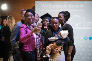 2015.10.24_hbrs-absolventenfeier_foto_nathan-dreessen_167.jpg (DE)