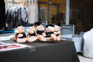 2015.10.24_hbrs-absolventenfeier_foto_nathan-dreessen_24.jpg (DE)