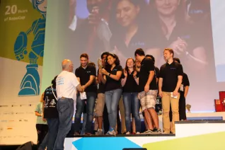 20160629_fbinf_ceremony_robocup2016leipzig_b-it-bots-team_bild103.jpeg (DE)
