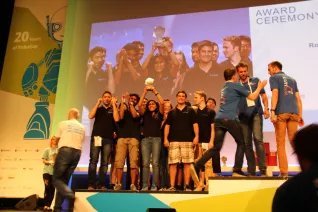 20160629_fbinf_ceremony_robocup2016leipzig_b-it-bots-team_bild104.jpeg (DE)