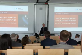 20170523_fbinf_eroeffnung_lernlabor_cybersicherheit_kw_038.png (DE)