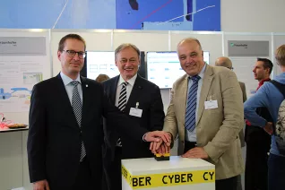 20170523_fbinf_eroeffnung_lernlabor_cybersicherheit_kw_195.png (DE)