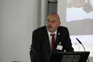 20170523_fbinf_eroeffnung_lernlabor_cybersicherheit_mlh_045.png (DE)