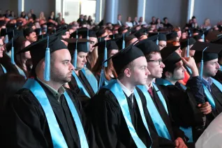 20171021_fbinf_absolventenabschlussfeier_kw_049.jpg (DE)