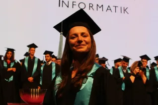 20171021_fbinf_absolventenabschlussfeier_kw_251.jpg (DE)