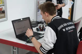 20180224_fbinf_robocupjunior_kw_72.jpg (DE)