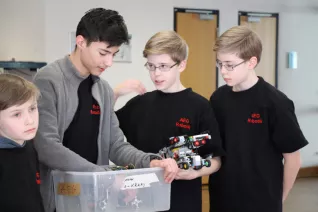 20180224_fbinf_robocupjunior_mlh_31.jpg (DE)