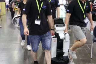 20180426_fbinf_bit-bot_germanopen_159.jpg (DE)