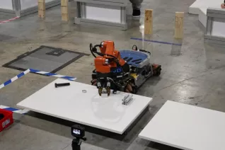 20190708_fbinf_b-it-bots_robocupwm_nair_d_galerie_img_020.jpg (DE)