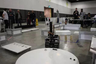 20190708_fbinf_b-it-bots_robocupwm_nair_d_galerie_img_031.jpg (DE)