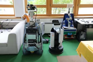 20190719_welcomeparty_b-it-bots_at_work_mt_img_008.jpg (DE)