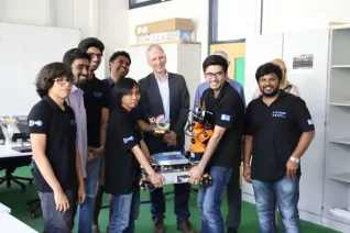 20190719_welcomeparty_b-it-bots_at_work_mt_img_103.jpg (DE)