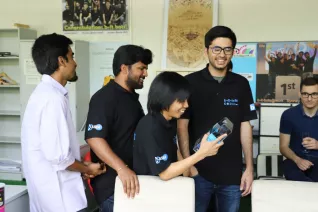 20190719_welcomeparty_b-it-bots_at_work_mt_img_152.jpg (DE)