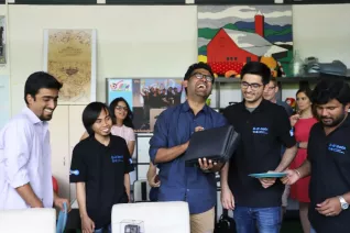 20190719_welcomeparty_b-it-bots_at_work_mt_img_166.jpg (DE)