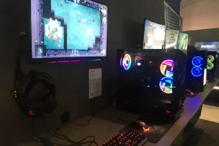 20190820-24_fbinf_gamescom2019_kw_phone_0198.jpg (DE)