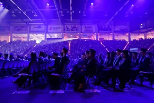 20191026_fbinf_absolventenfeier_telekomdome_kw_img_-0103.jpg (DE)
