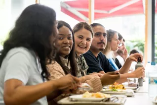 Mittagspause Social Protection Campus StA 20220517 foto eric lichtenscheidt 02 fs22.jpg