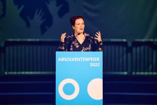 Absolventenfeier Telekom Dome Festakt 20221022 Foto Nathan Dreessen 157.jpg
