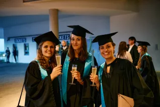 Absolventenfeier Telekom Dome Party 20221022 Foto Nathan Dreessen 259.jpg