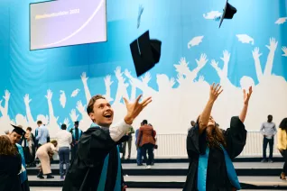 Absolventenfeier Telekom Dome Party 20221022 Foto Nathan Dreessen 266.jpg