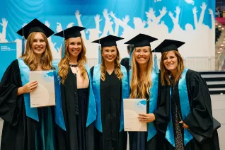 Absolventenfeier Telekom Dome Party 20221022 Foto Nathan Dreessen 279.jpg