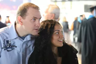 absolventenfeier telekom dome einlass 20221022 foto juri kuestenmacher 114.JPG