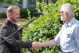 20220701_fbinf_verabschiedung_dekan_heiden_foto_dominik_leschtschow_026-1-txt-bild.jpg (DE)